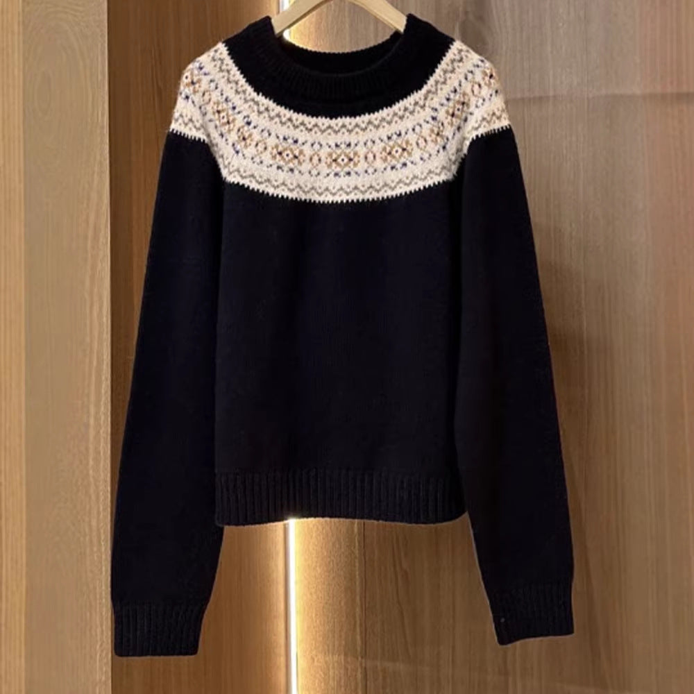 Kvindernes strikkede sweater med kreativt norsk mønster Stilla