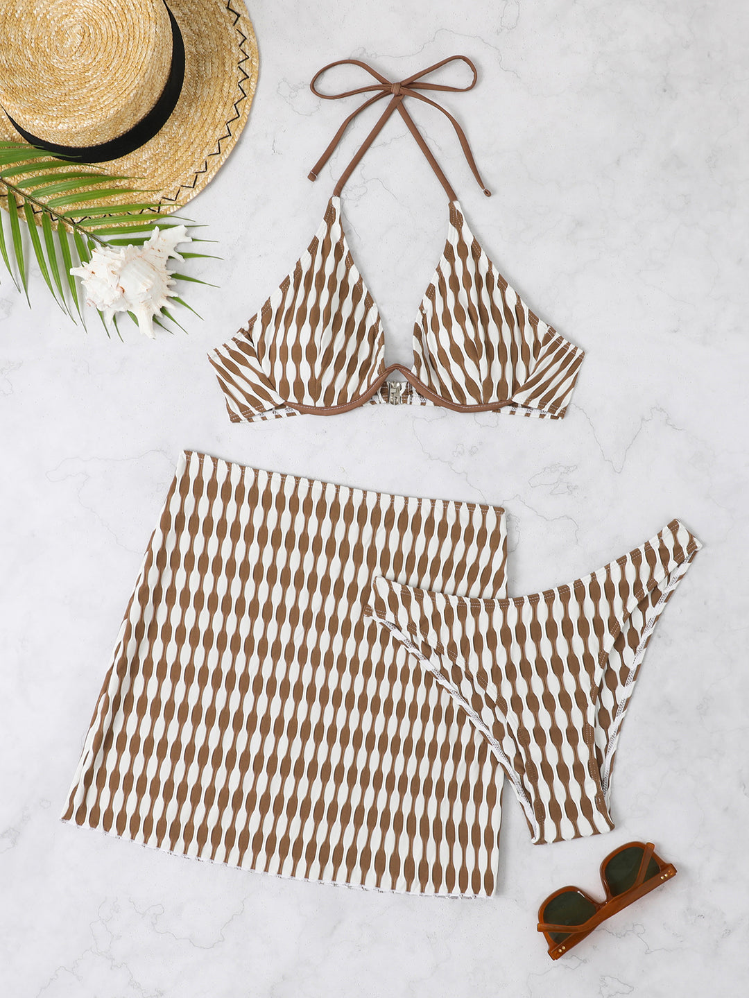 Damebikini med moderne skirt-design og raffineret mønster Stilla