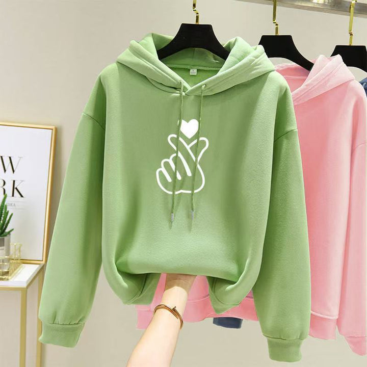 Kvinders hoodie med kunstnerisk hjerte design Skovae