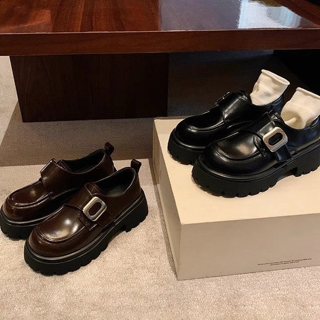 Dame Chunky Loafers med fashionable spændelement og robust sål Stilla