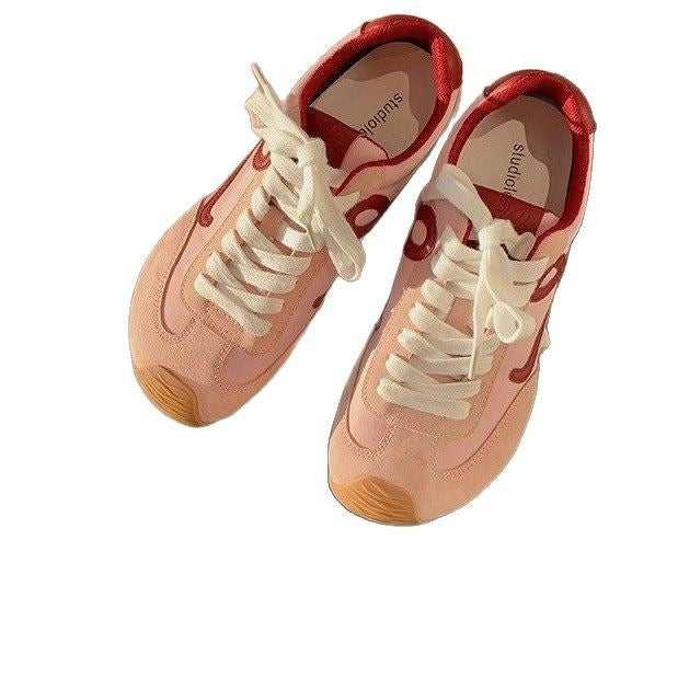 Dame sneakers med moderigtige accenter og stabil sål Stilla