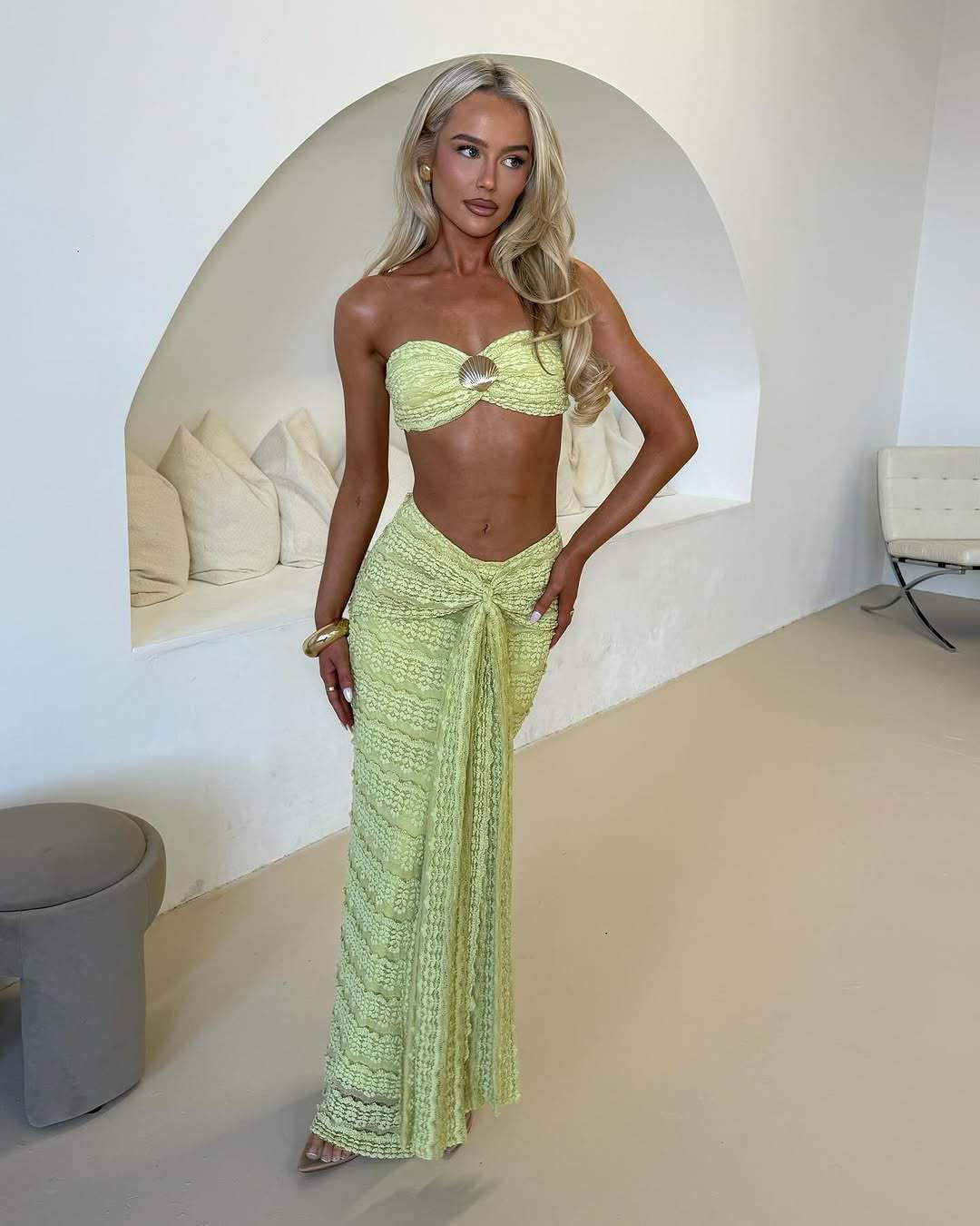 Dame tøj sæt lavet af fin blonde og elegant viklesøm Skovae
