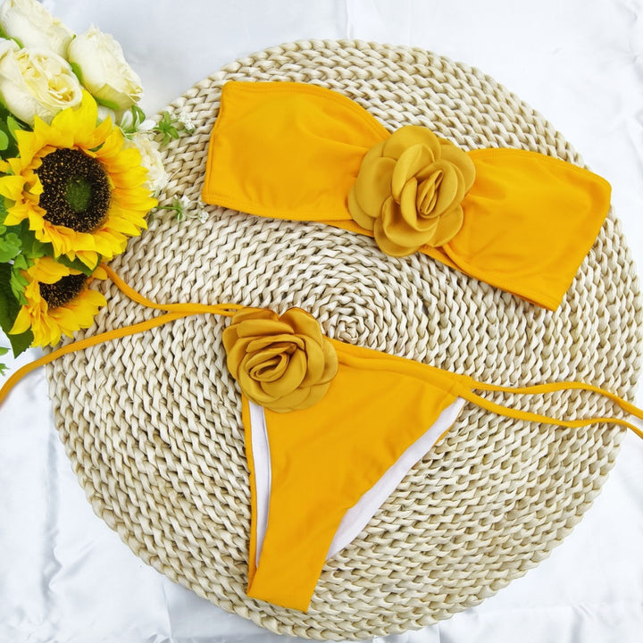 Dame bikini-sæt med blomsteraccent og legende detaljer Stilla