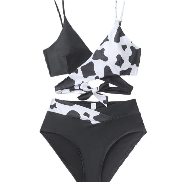 Dame højt skåret bikini med asymmetrisk design og udfordrende look Skovae