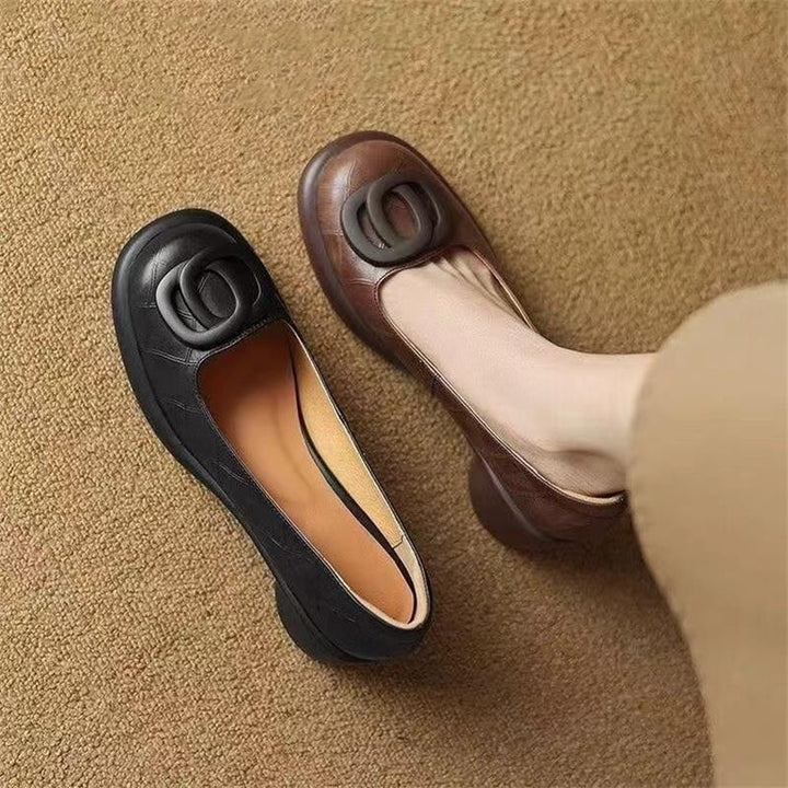 Dame elegante ballerinas med moderne remdesign og komfortabel blokhæl Stilla