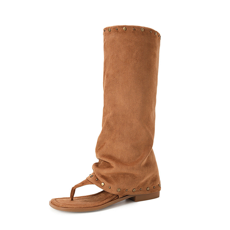 Femme Slouchy Stiletto Thong Sandaler med Nitter-detail Stilla
