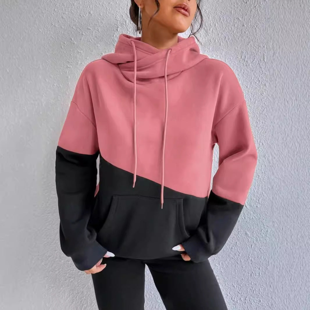 Dame hoodie med kunstnerisk farveblokdesign Stilla