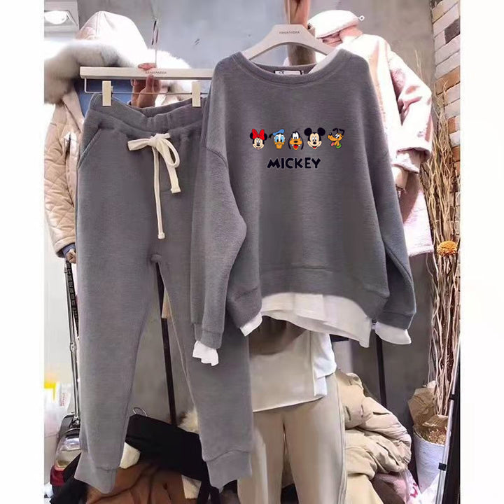 Women's leisure sweat set with Mickey motif and casual cut Skovae
