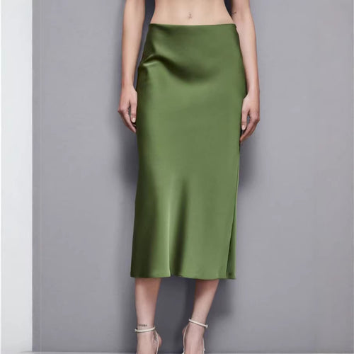 Damernes elegante satin nederdel i minimalistisk stil med blød drapering Stilla