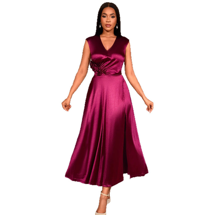Dame elegant maxikjole med asymmetrisk slids og blomsteragtig accent Skovae