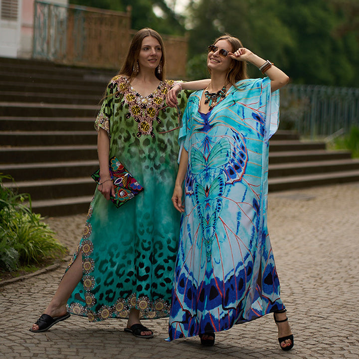 Dame Maxikjole i modern batikdesign Stilla
