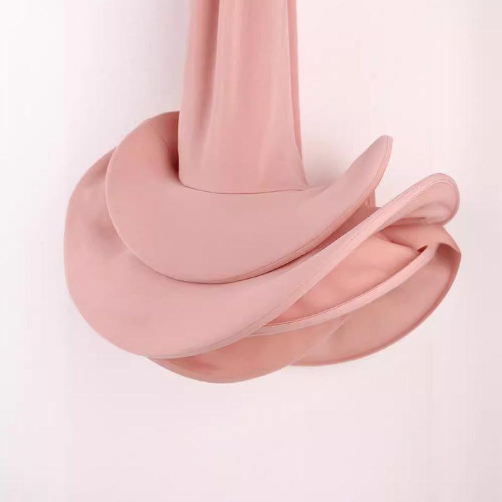Dame figursyet mermaid-kjole med off-shoulder design og bølgende kant