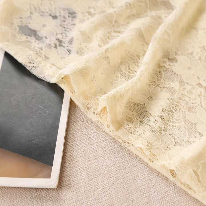 Dame spidsbluse med raffinerede detaljer og elegant snit Stilla