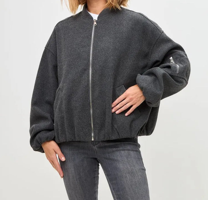 Dame Oversized Vandret Jakke med høj krave og sidelommer Stilla
