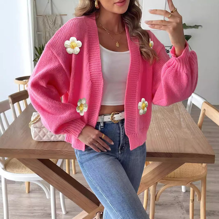 Dame grovstrikket jakke med blomsterdesign Stilla