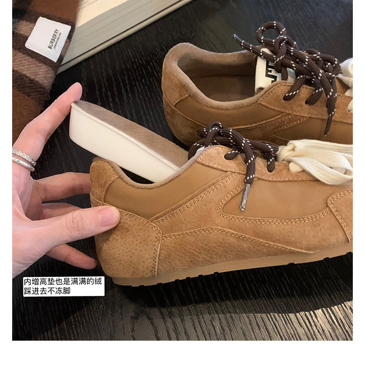 Dame Retro Suede Sport Sneakers Stilla