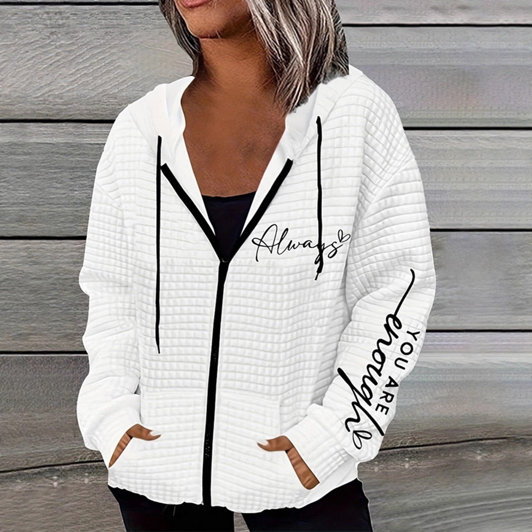 Kvindernes afslappede hoodiejakke med motiverende print Stilla