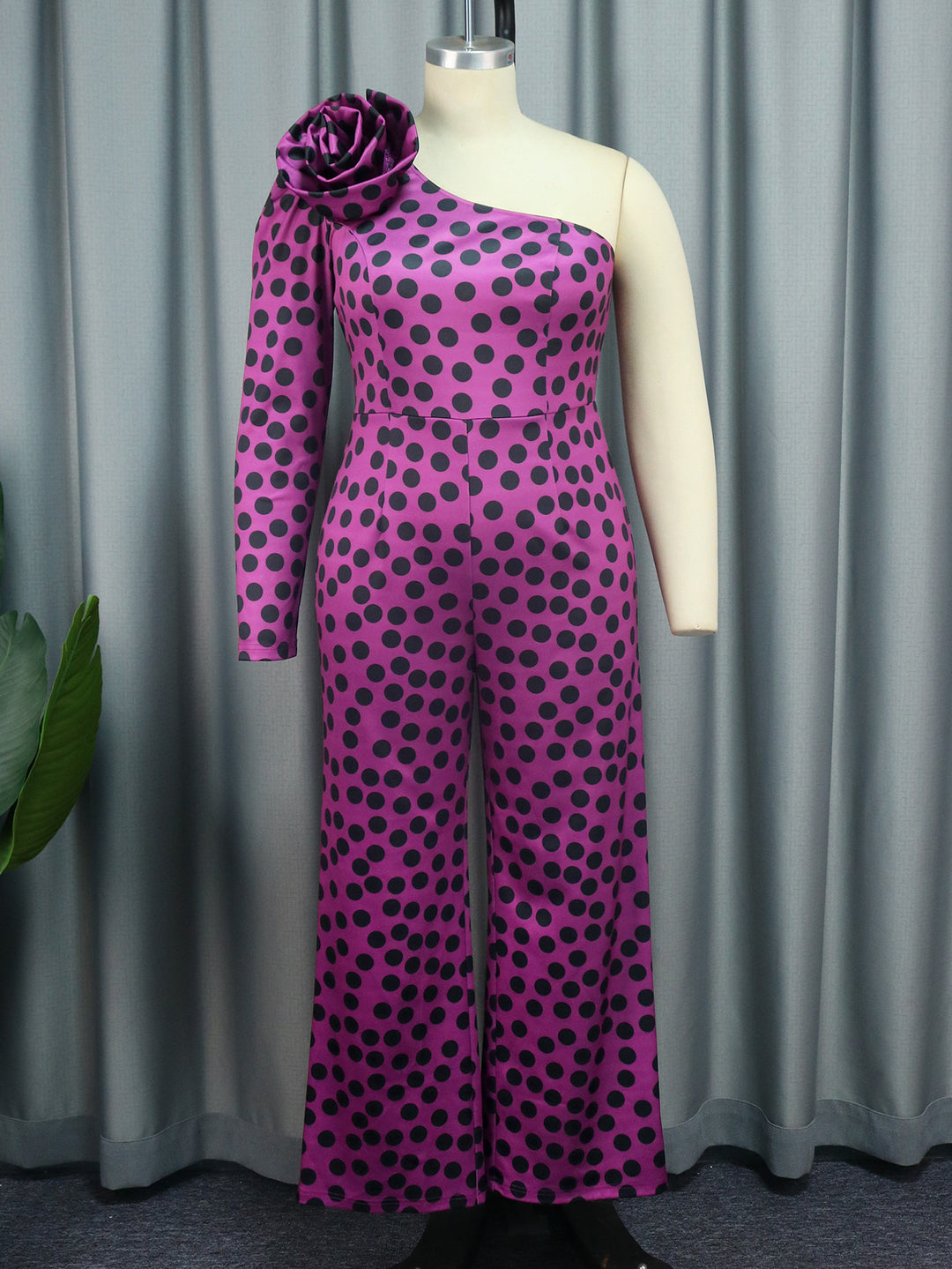 Dame Glamourøst Jumpsuit med asymmetrisk design og flæse-detalje Skovae