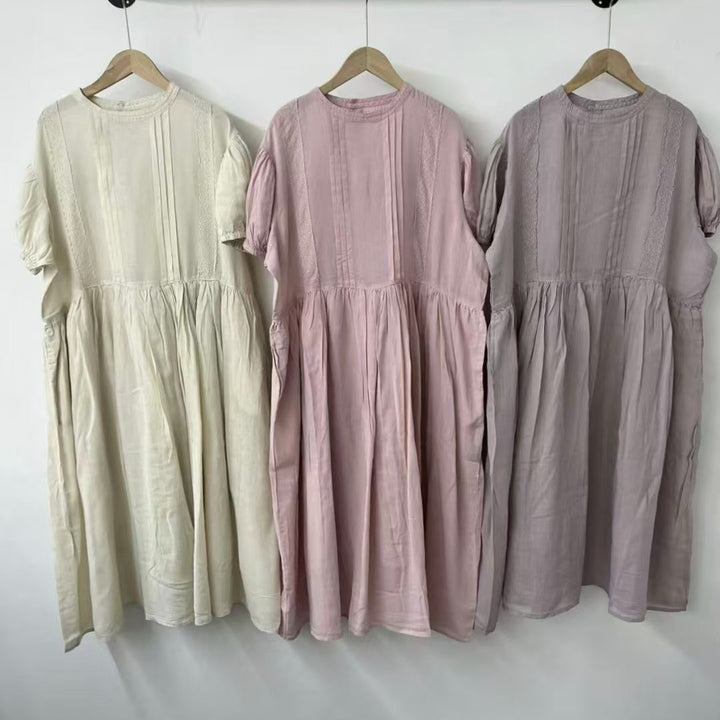 Femme Elegante bomulds-midi-kjole med foldedetaljer Stilla