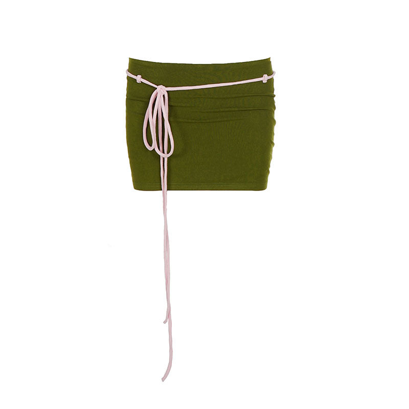 Dame Spaghetti-strop bluse med elegant kontrastkant og figursyet snit Skovae