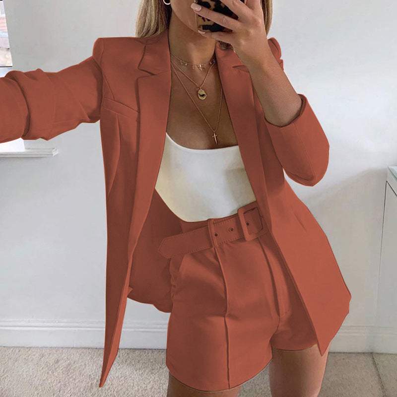 Dame afslappet blazer-shorts-sæt med taljebælte Stilla