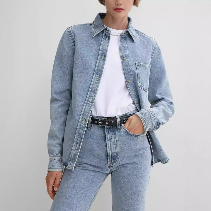 Dame Denim skjortejakke i klassisk snit med dekorative syninger og praktiske lommer Stilla
