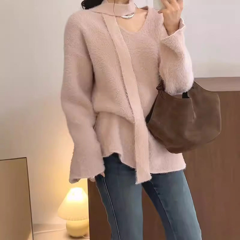 Dame grovstriktr sweater med dyb V-hals og flotte bånd detaljer Stilla