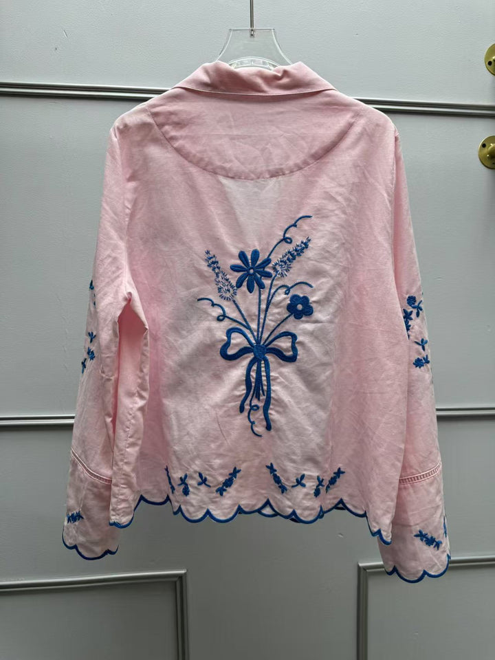 Damebluse med håndlavede florale broderier og løs pasform Stilla