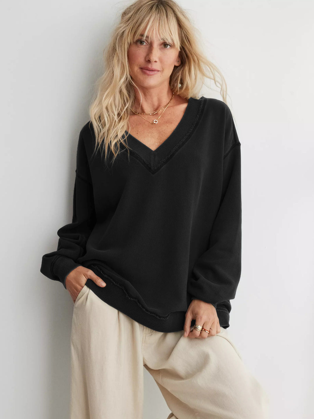 Damer afslappet V-hals sweatshirt med trendy oversized snit Stilla