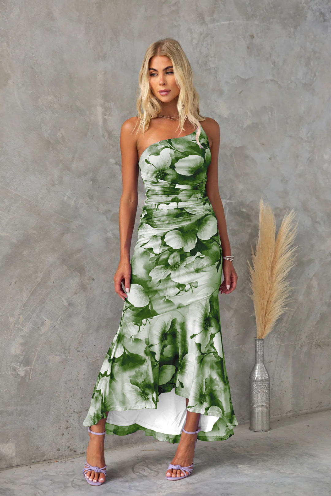 Dame Elegant Maxikjole med blomsterdesign og svajende kant Stiila