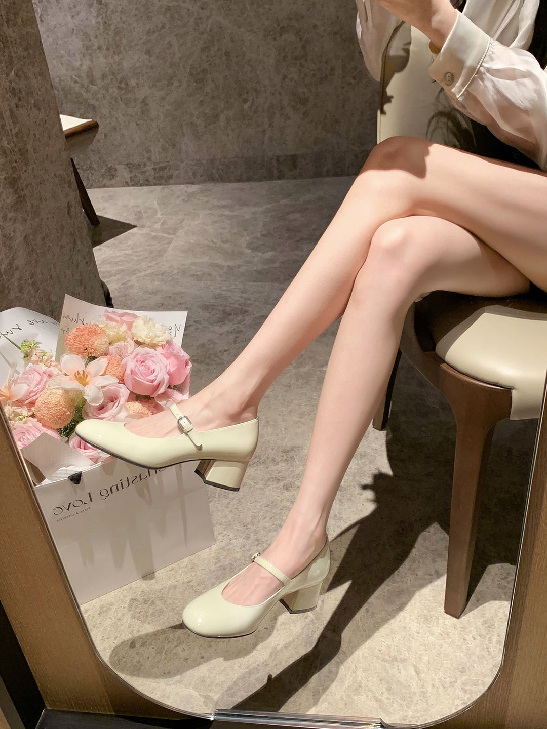 Dame Elegant Chunky Heel Mary Jane Pumps med Dekorativ Rem Stilla