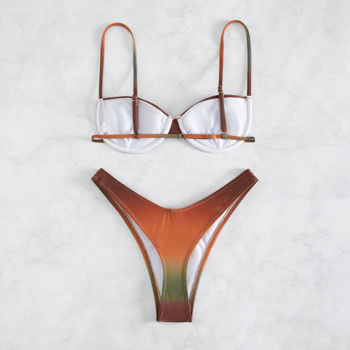 Dame bikini-sæt med spændende farvegradient og elegant push-up-overdel Stilla