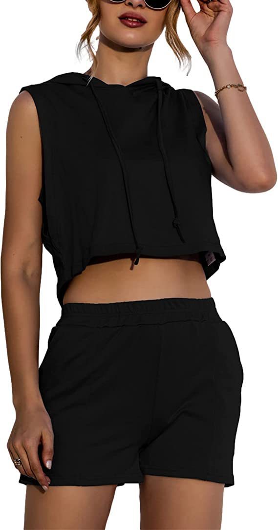 Damer casual sportsoutfit med hættebluse og shorts Stilla