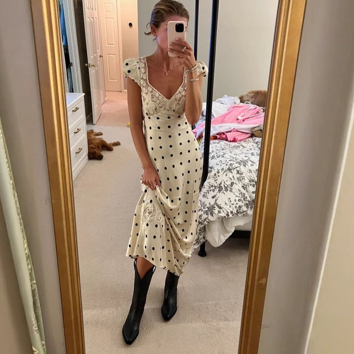 Dame maxikjole med elegant spidsindsatser og polka-dots Stilla