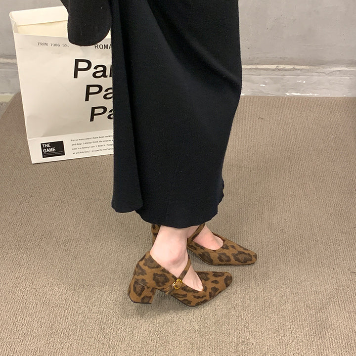 Femme Elegante Chunky Heel Pumps Stilla
