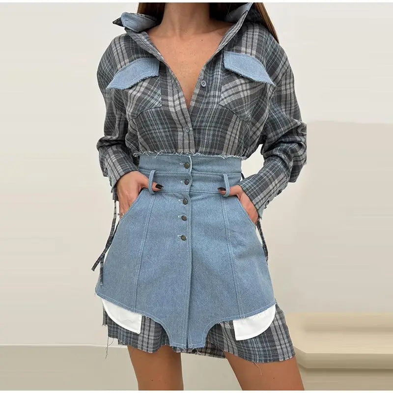 Kvindernes ternede skjorte med denimnederdel og bæltdetaljer Stilla