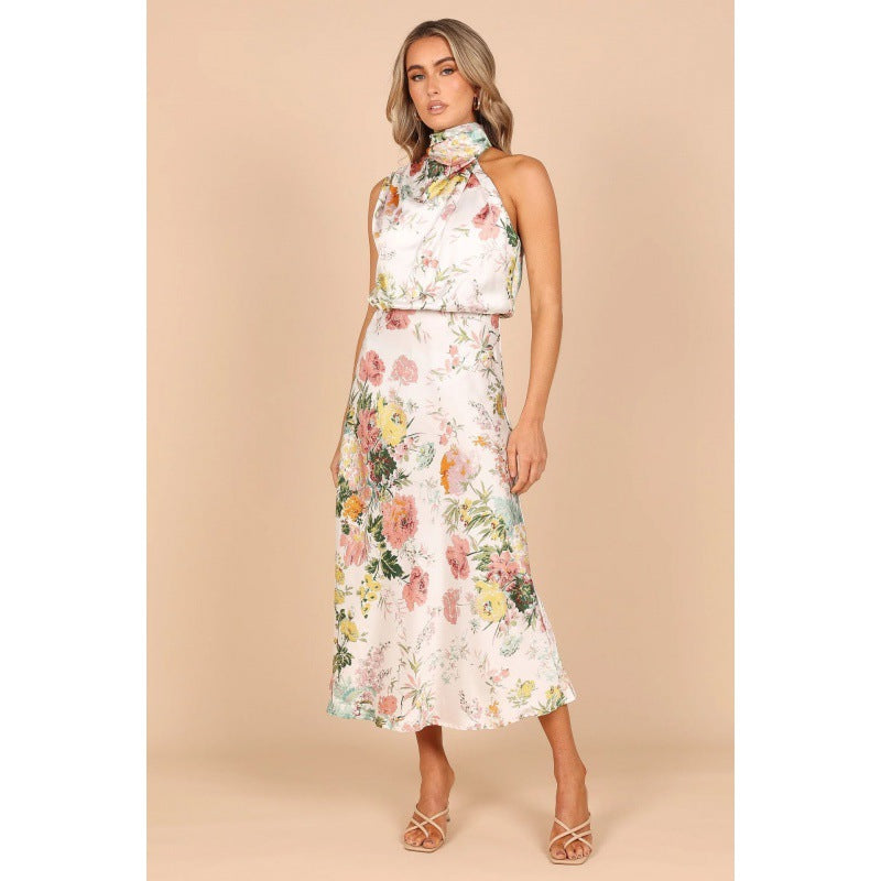 Dame maxikjole med florale accenter og elegant halv-høj-hals-appearance Stilla