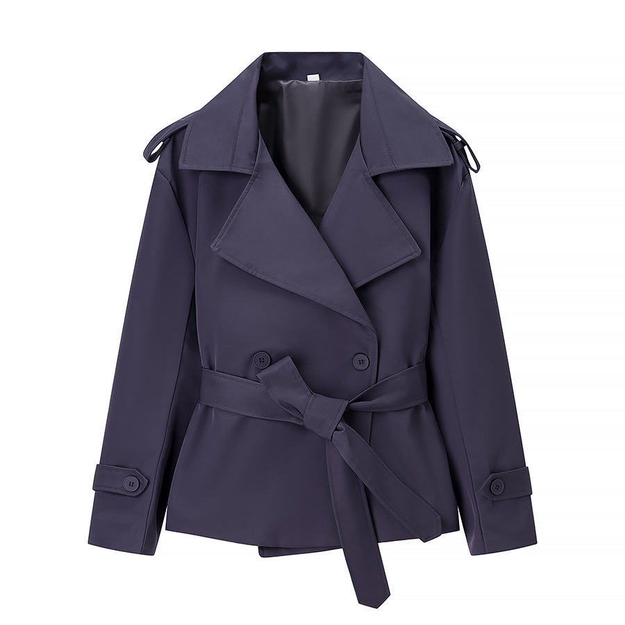 Kvindernes elegante og moderne trenchcoatjakke med bælte Stilla