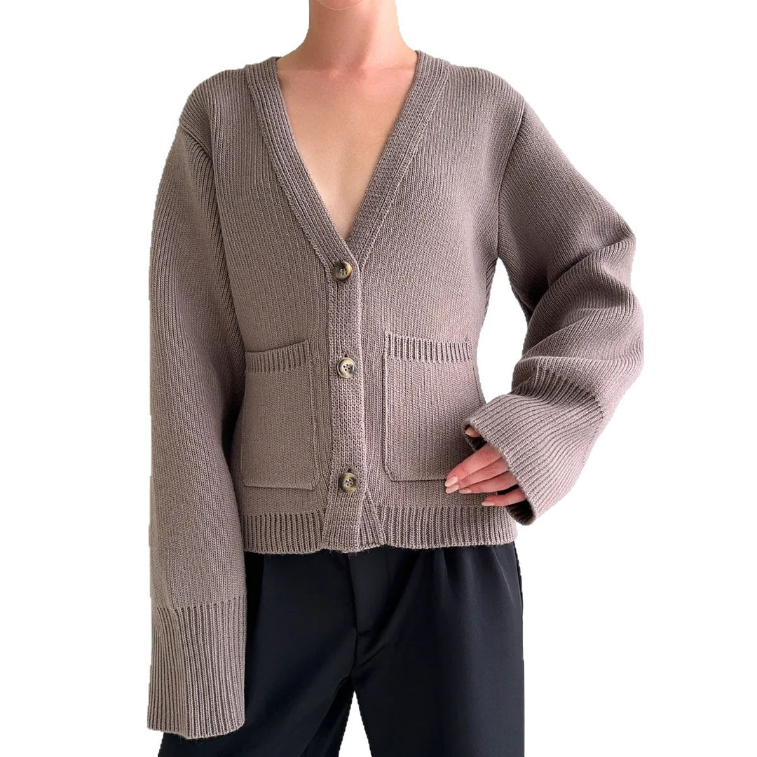 Kvinders cardigan med dyb V-hals og store lommer Stilla
