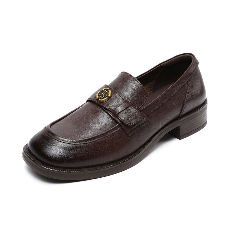 Damer Elegante Læder Slippers med dekorativ metalaccent Stilla