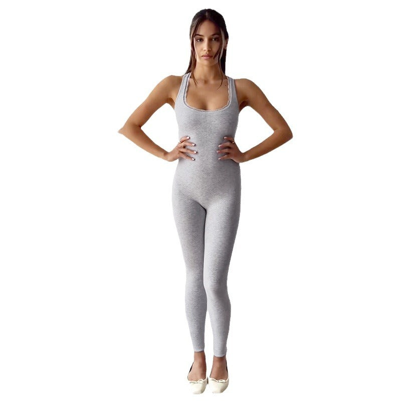 Dame Sporty One-Piece with Spaghetti Straps and Fitted Cut Skovae