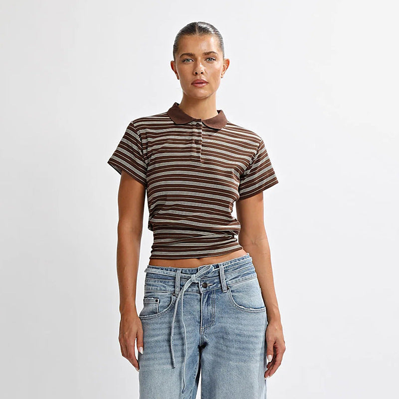Damen Polo-Shirt mit eleganter Längsstreifen-Optik und klassischem Kragen Skovae