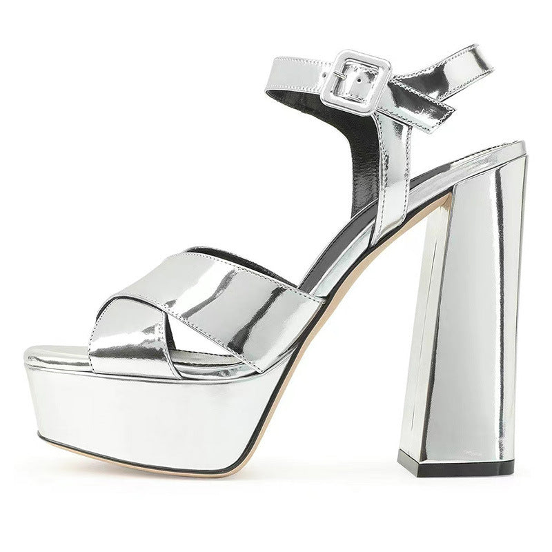 Damer Strappy Platform Blokhæle med metallisk finish Stilla