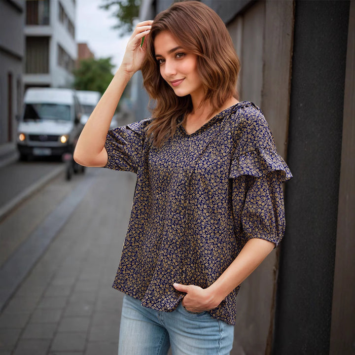 Damebluse med flæse og hætte Stilla
