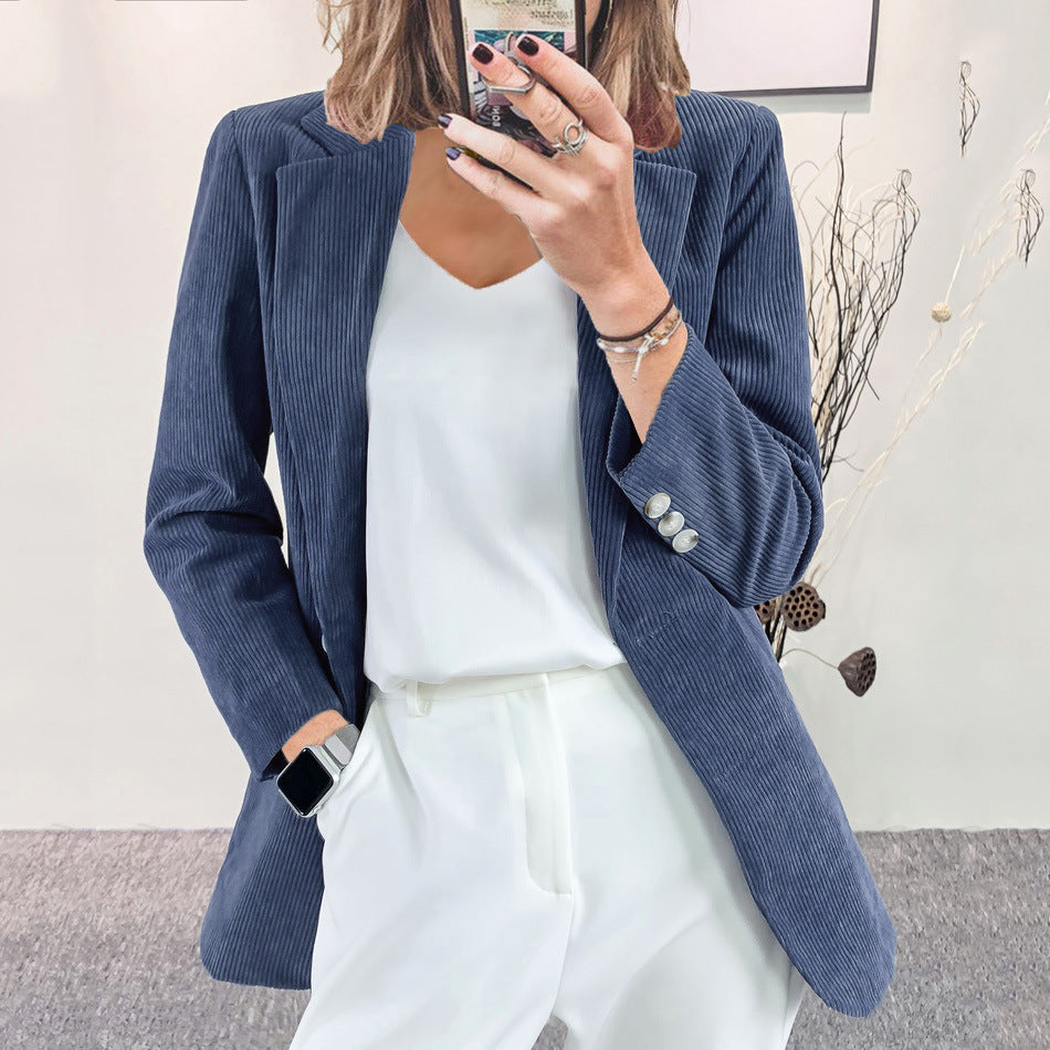 Dame Elegant Cordblazer med klassisk revers og modige knapdetaljer Stilla
