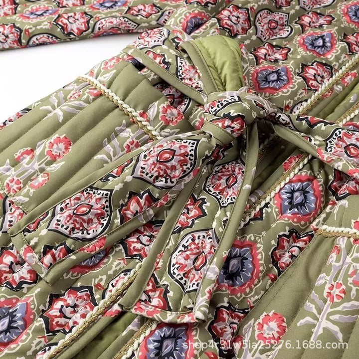 Dame quiltet kimono med blomsterprint og praktiske lommer Stilla