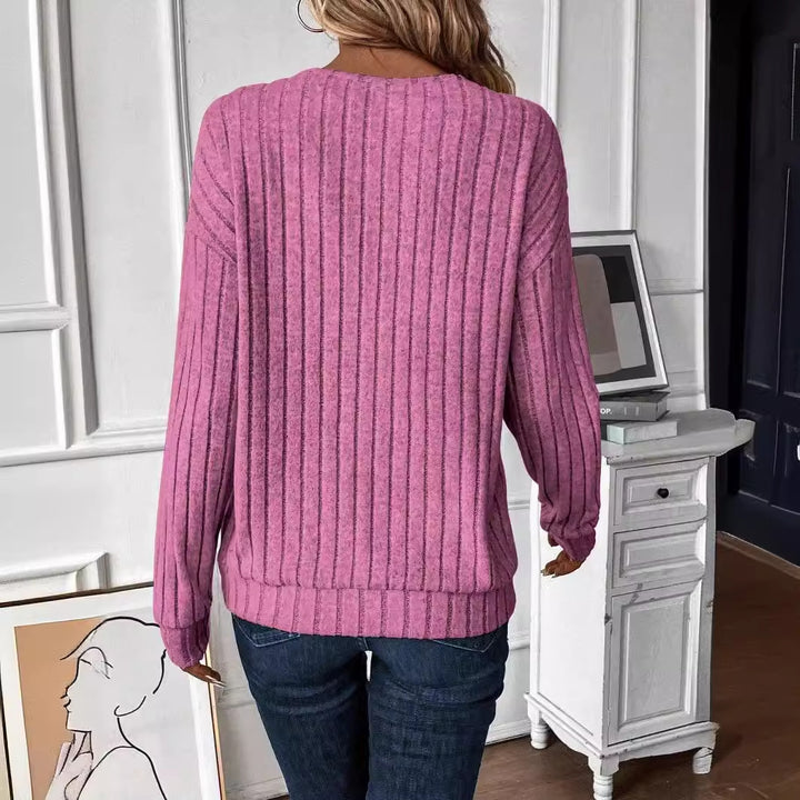 Dame strikpullover med V-hals og rib-design Stilla