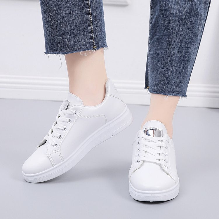 Dame Plateau-Sneakers med glamorøs Metallic-detalje og behageligt indre foder Stilla