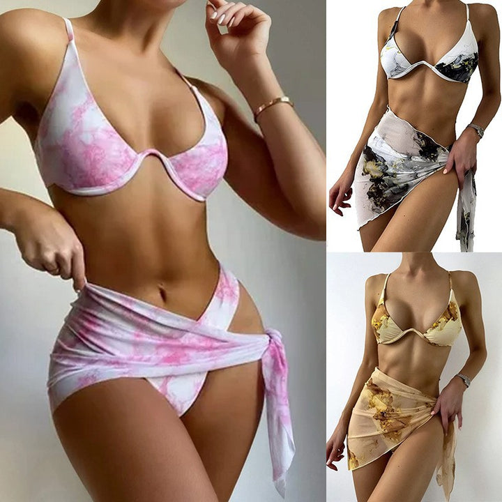 Dame bikini-sæt med iøjnefaldende kuhælmønster og elegant omslagstuch Stilla