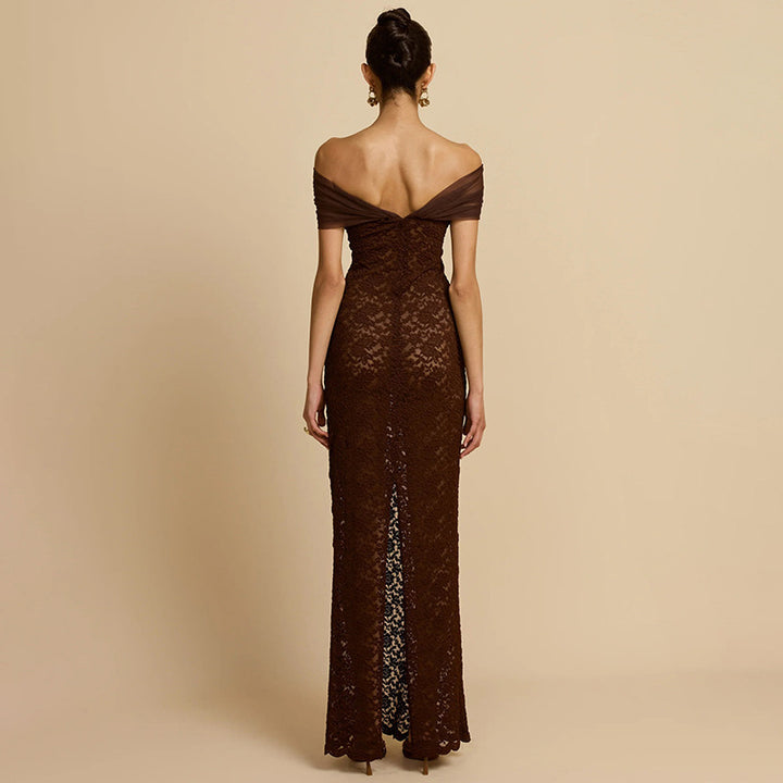 Kvinder Elegant blonde aften kjole med off-shoulder design og sofistikeret slids Skovae